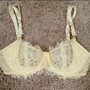 Victoria's Secret Dream Angels bra! Size 32C! NEW WITHOUT TAGS!!